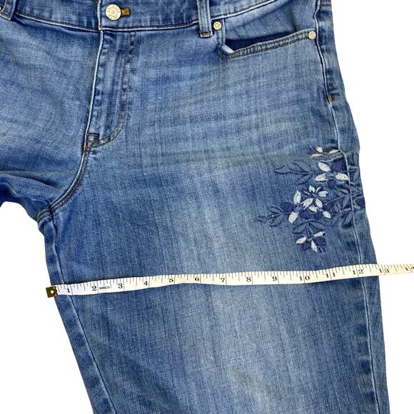 Talbots Sz 16 Flawless Girlfriend Cropped Jeans Floral Embroidered Medium Wash - Picture 14 of 16